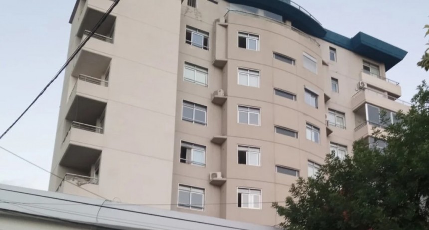 Salta: un hombre cayó de un octavo piso y murió
