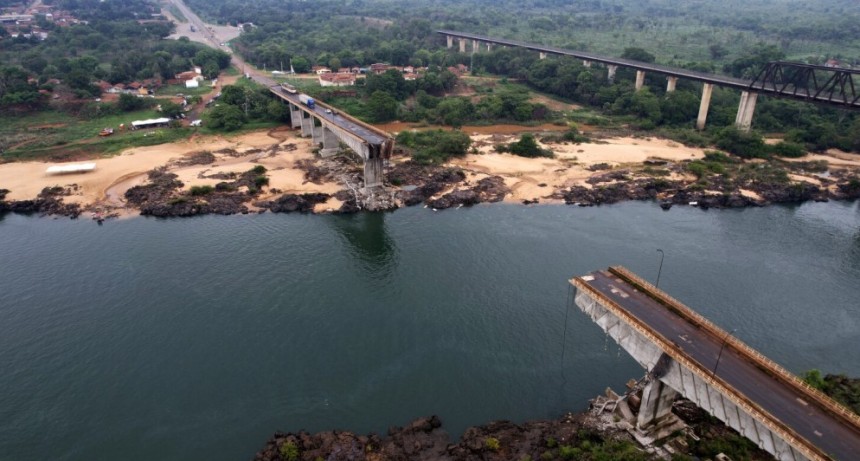 Ya son 10 los muertos por el derrumbe del puente en Brasil