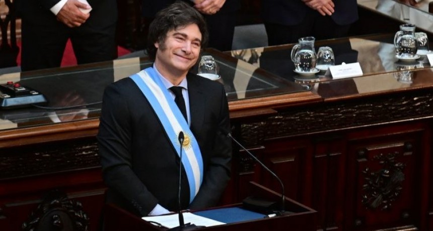 Milei tensa la cuerda con gobernadores y prorroga el Presupuesto de 2023 por decreto