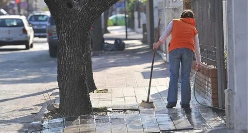 Valle aseguró que se labran más de 80 multas diarias por derroche de agua
