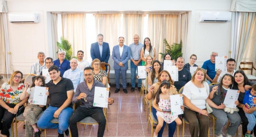 Se entregaron 10 nuevas viviendas del programa 